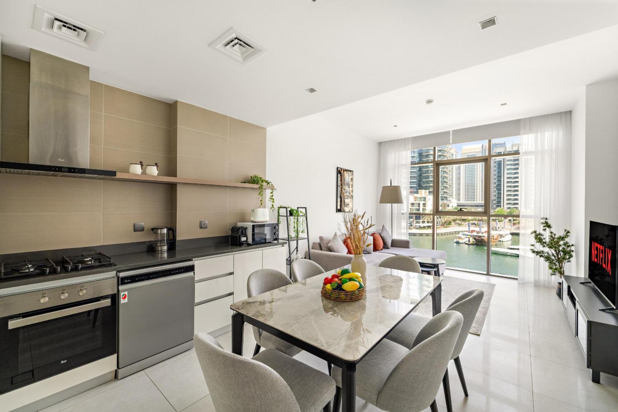 Apartment Vayk - Gorgeous Marina-front In Prime Location